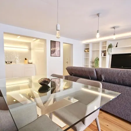 Akicity Mouraria Charm Apartment *